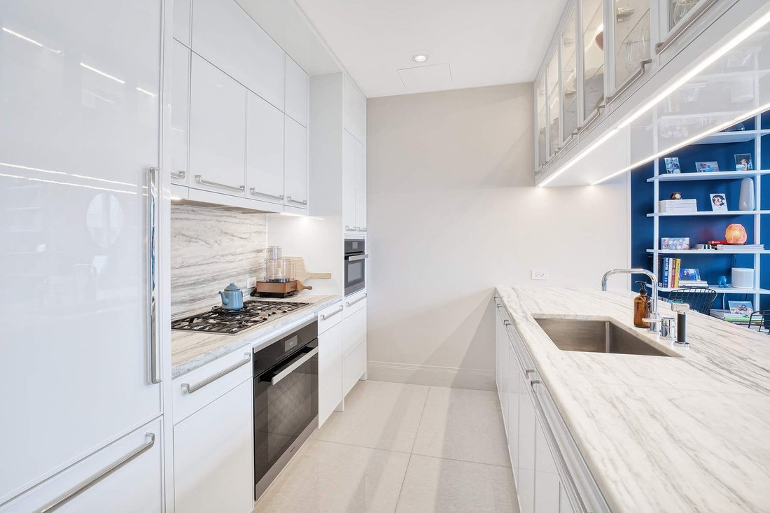 Condo in New York, New York, United States 3 - 18766455