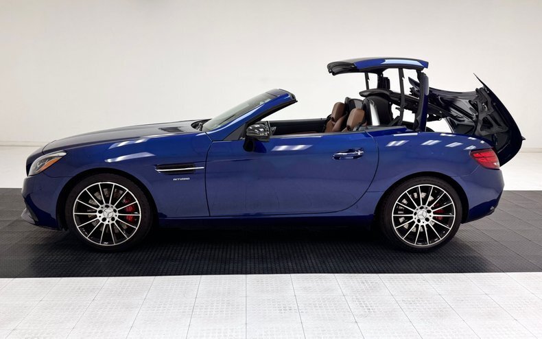Cabriolet in Morgantown, United States 5 - 18767052