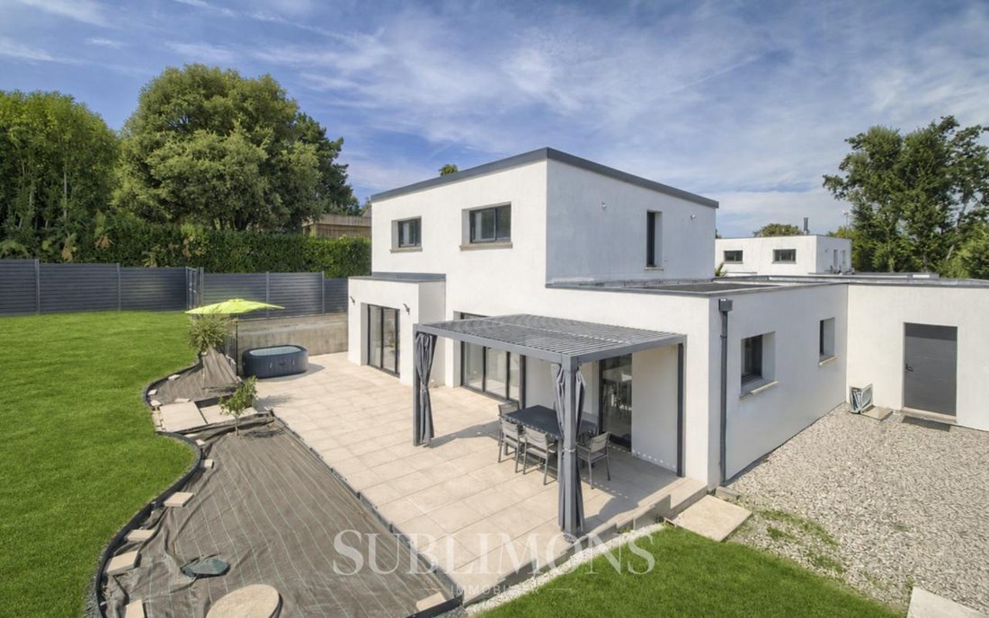 House in Zone Rurale Nord Ouest, Vannes, France 1 - 18767176