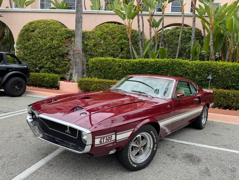Coupe in Glendale, United States 1 - 18766918