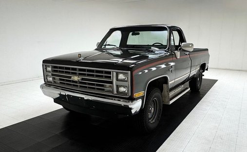 5.0L 4bbl V8/Well Maintained Survivor/TH350 Auto/10 Bolt 2.73 Axle/Solid Rig in Morgantown, United States 1