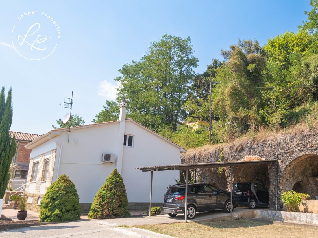 Haus in Olot, Katalonien, Spanien 2 - 18767047