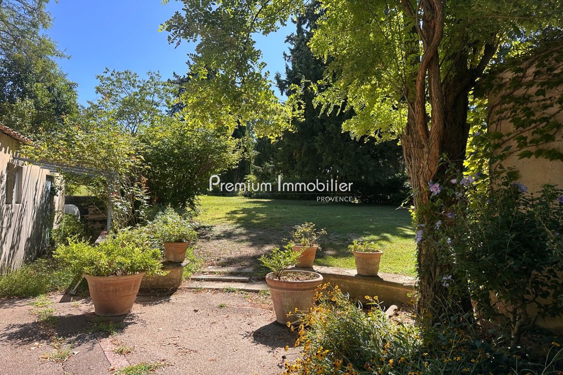 Villa in Mazenod-Bellevue-Saint Donat-Banon, Aix-en-Provence, France 4 - 18767167