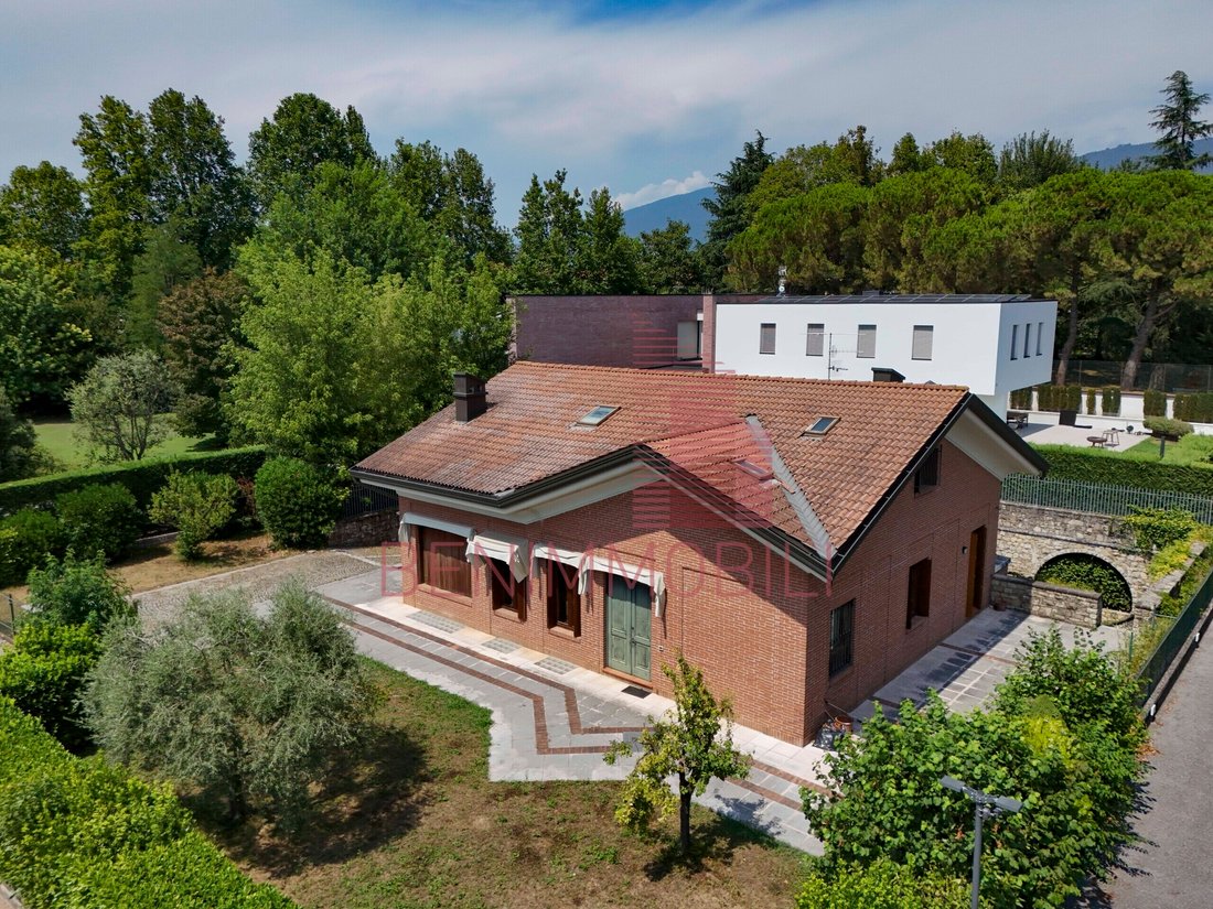 Villa in Centro Storico, Brescia, Lombardei 1 - 18767034