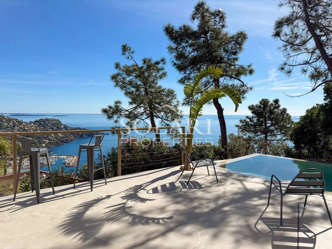 Villa à Théoule-sur-Mer, Provence-Alpes-Côte d'Azur, France 2 - 17646469