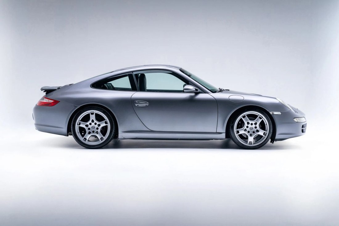 Coupe in Los Angeles, CA, United States 4 - 18767804