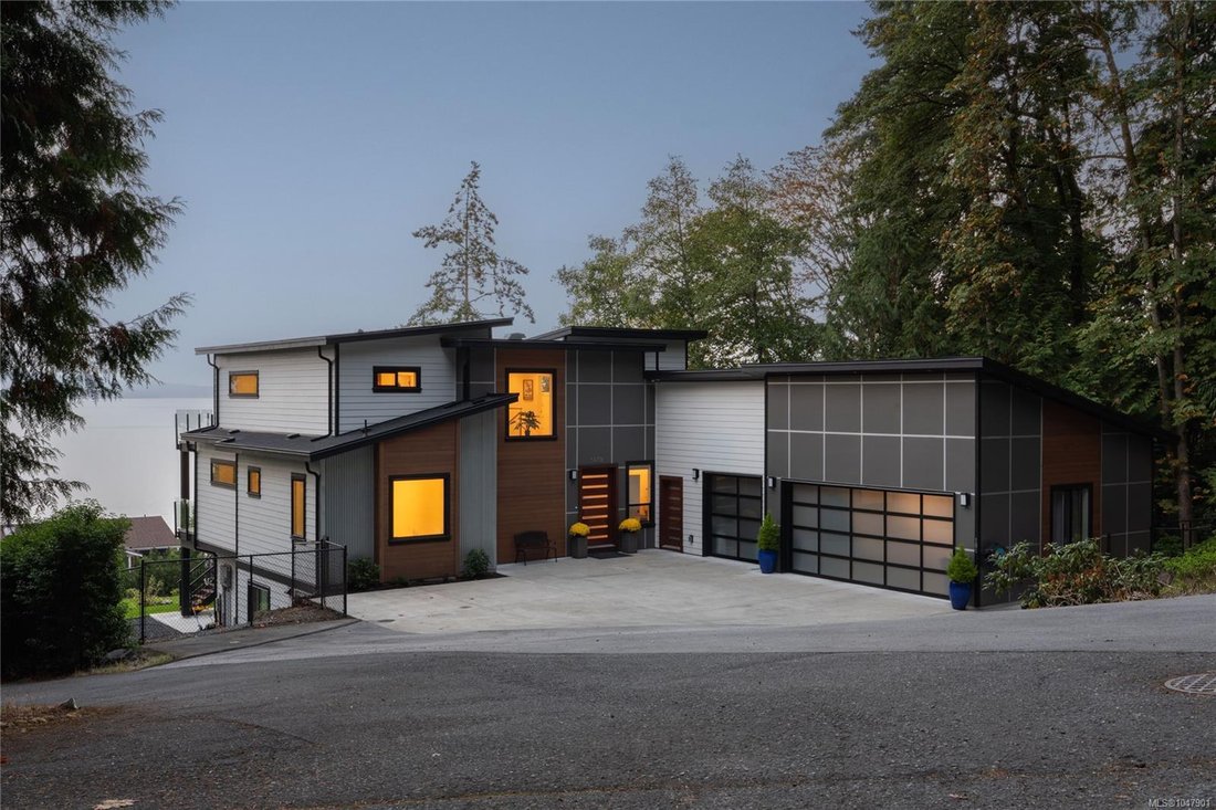 Haus in North Saanich, Britisch-Kolumbien, Kanada 1 - 18767270