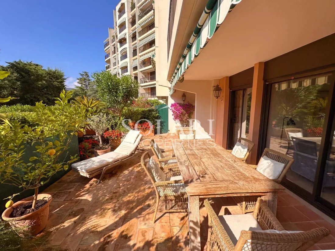Appartamento a Le Cottage, Mandelieu-la-Napoule, Francia 1 - 15833269