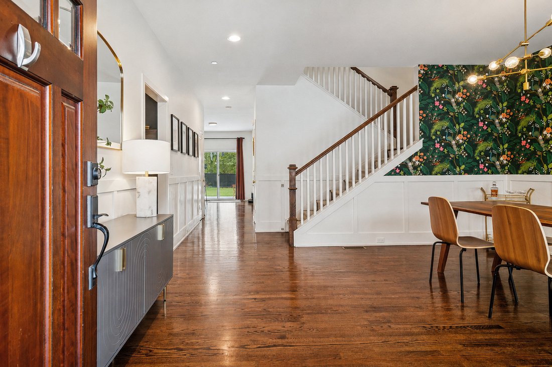 House in Mount Prospect, Illinois, United States 3 - 18767613