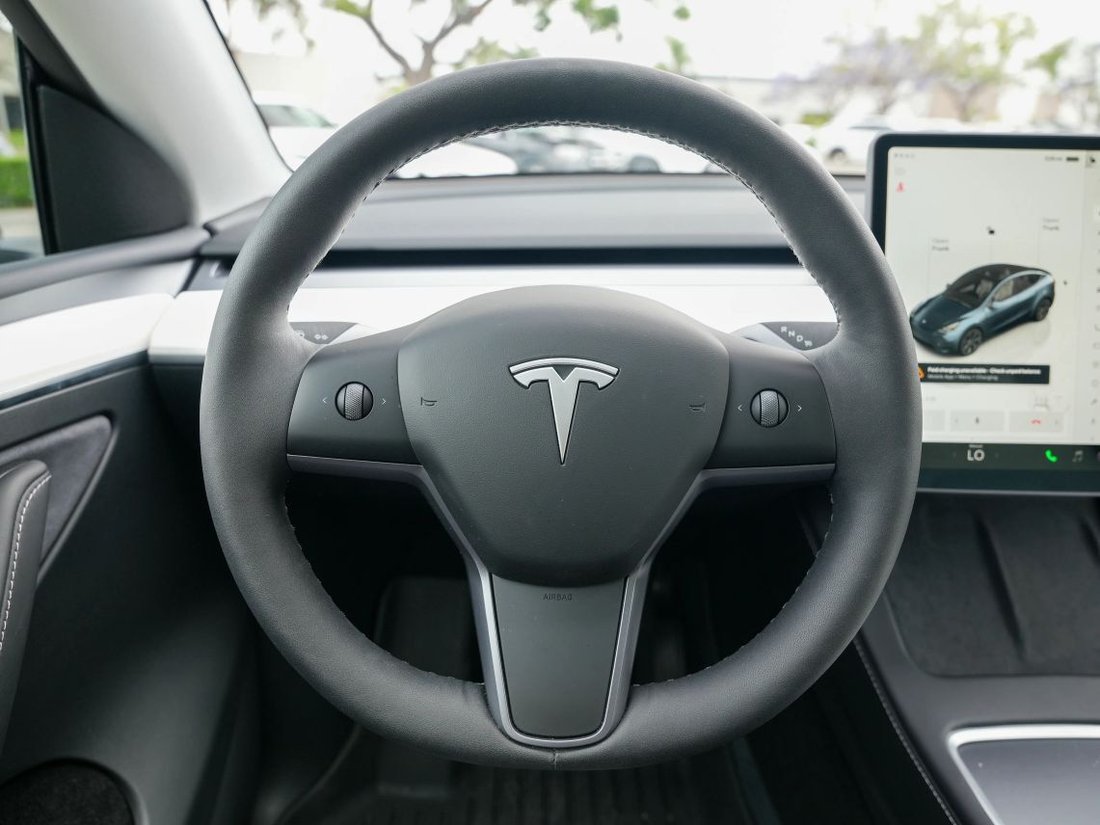 Suv in Costa Mesa, CA, United States 5 - 18765728