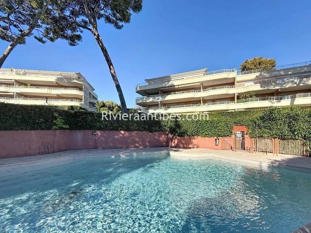 Apartamento en Les Cougoulins-Rastines, Antibes, Francia 1 - 16784730