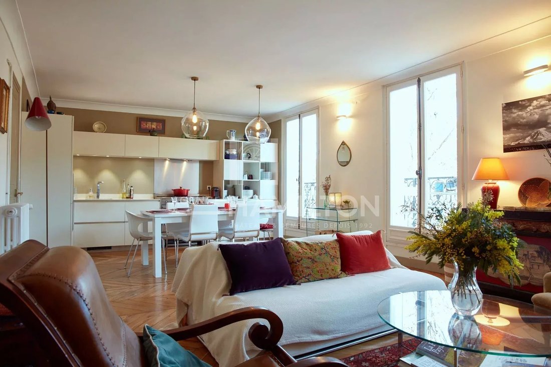 Apartment in Saint Vincent de Paul-Lariboisière, Paris 10e Arrondissement, Paris 2 - 18767290