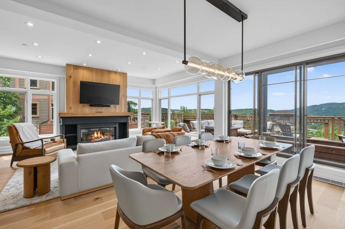 Condo in Mont-Tremblant, Quebec, Canada 1 - 18643727