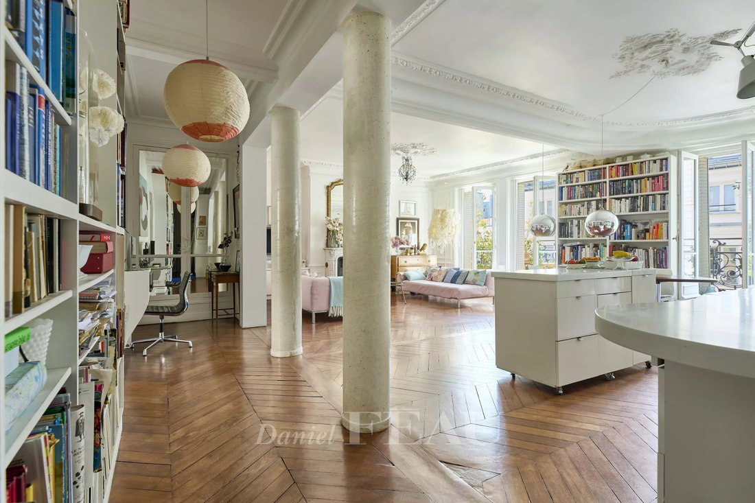 Apartment in Lorette-Martyrs, Paris 9e Arrondissement, Paris 2 - 18769596