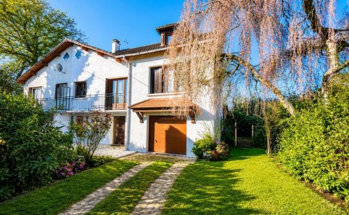 House in Basses Roches, Conflans-Sainte-Honorine, France 1