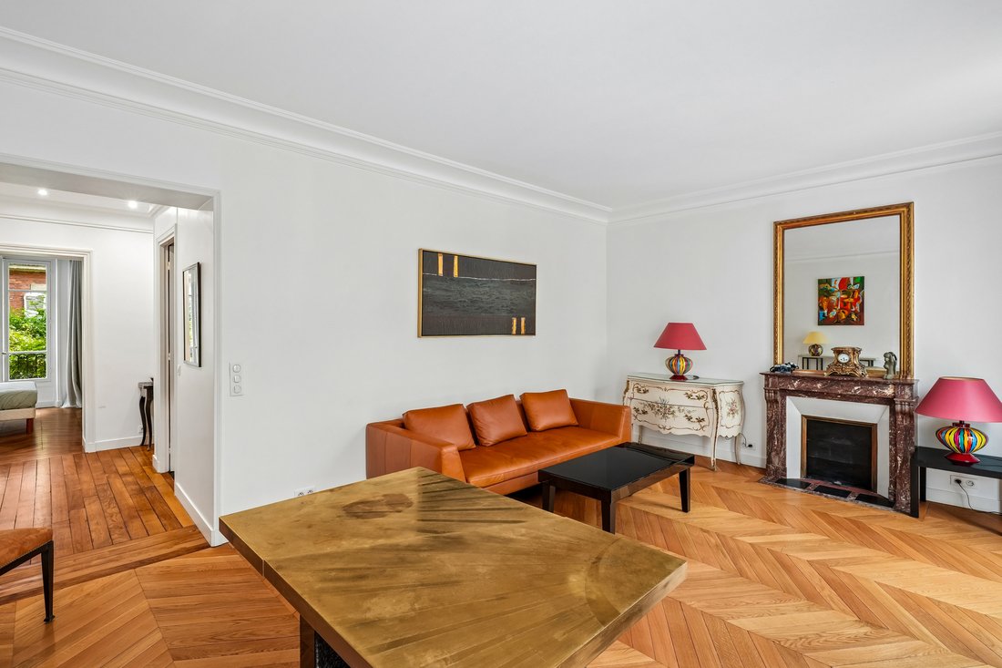 Apartment in Gros Caillou, Paris 7e Arrondissement, Paris 3 - 18769993