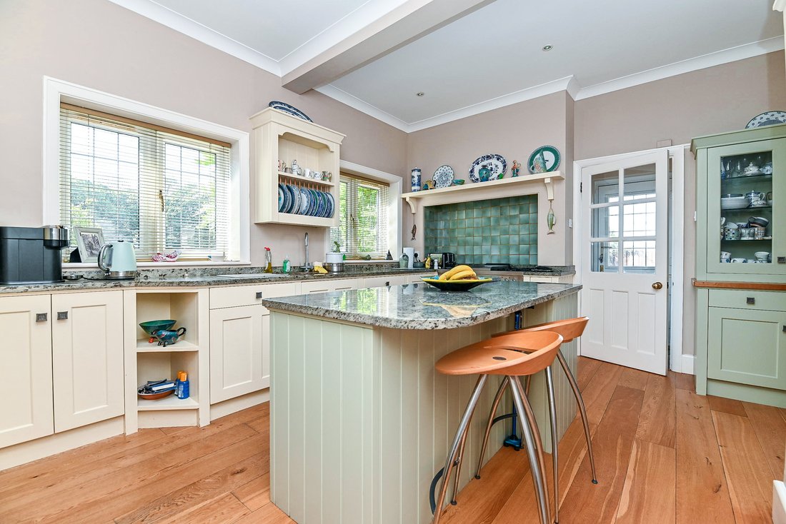 Haus in Brockenhurst, England 2 - 18768607