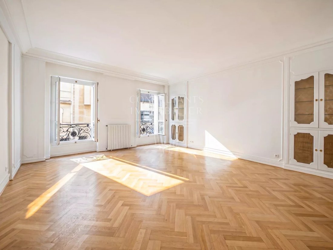 Apartment in Hoche-Friedland, Paris 8e Arrondissement, Paris 1 - 18769703
