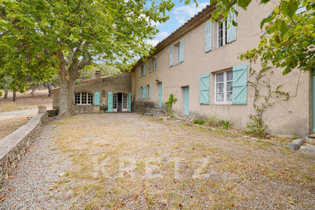 Finca en Grimaud, Provenza-Alpes-Costa Azul, Francia 2 - 18773240