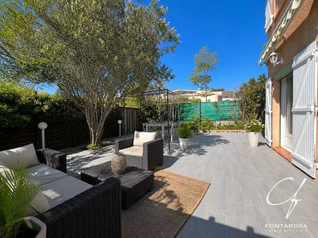Casa a Les Issambres, Roquebrune-sur-Argens, Francia 3 - 15400098