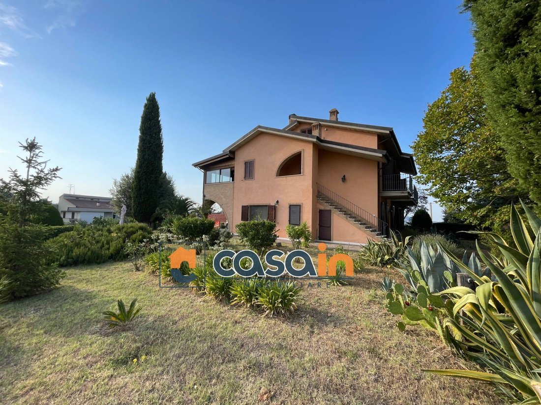 Villa en Castignano, Marcas, Italia 1 - 18773430