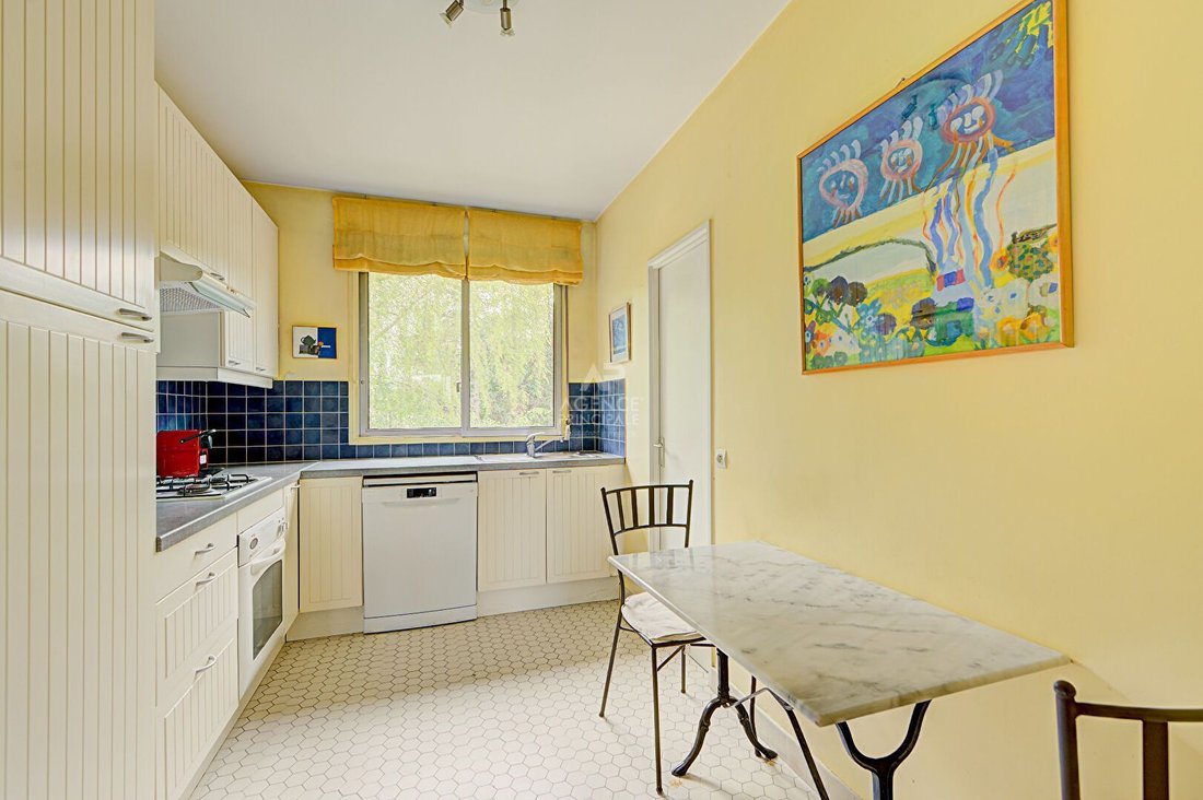 Apartment in Forêt, Saint-Germain-en-Laye, France 5 - 18539945