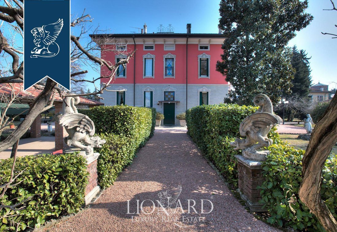 Villa en Magnago, Lombardía, Italia 4 - 18772704