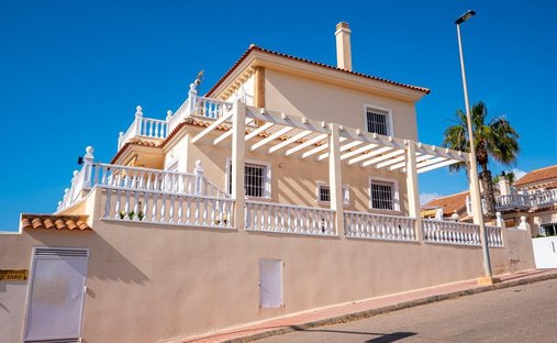 Chalet in Torrevieja, Land Valencia, Spanien 1