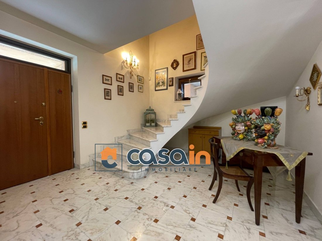 Villa en Castignano, Marcas, Italia 2 - 18773430