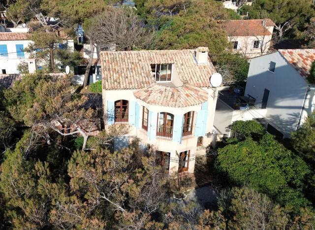 Haus in Hyères, Provence-Alpes-Côte d'Azur, Frankreich 2 - 17486402