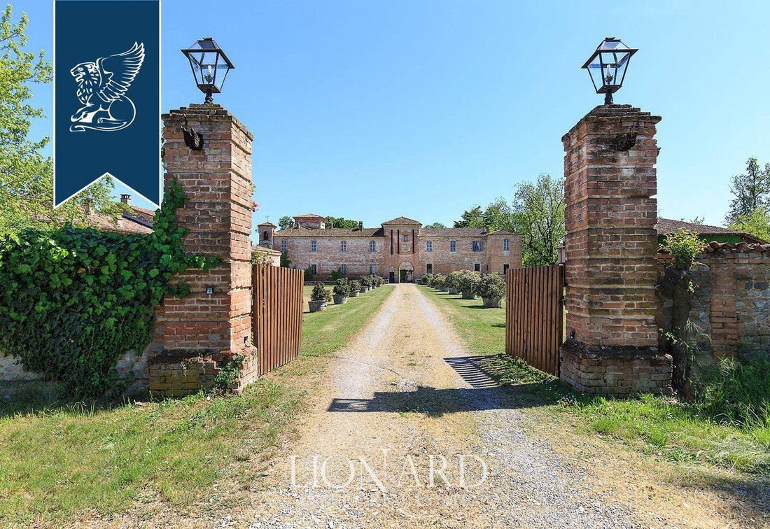 Castillo en Agazzano, Emilia-Romaña, Italia 3 - 18772726