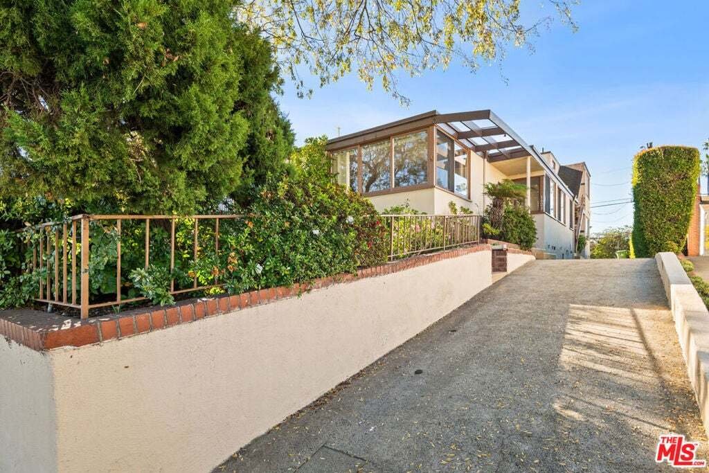 Los Angeles, California, United States 3 - 18768393