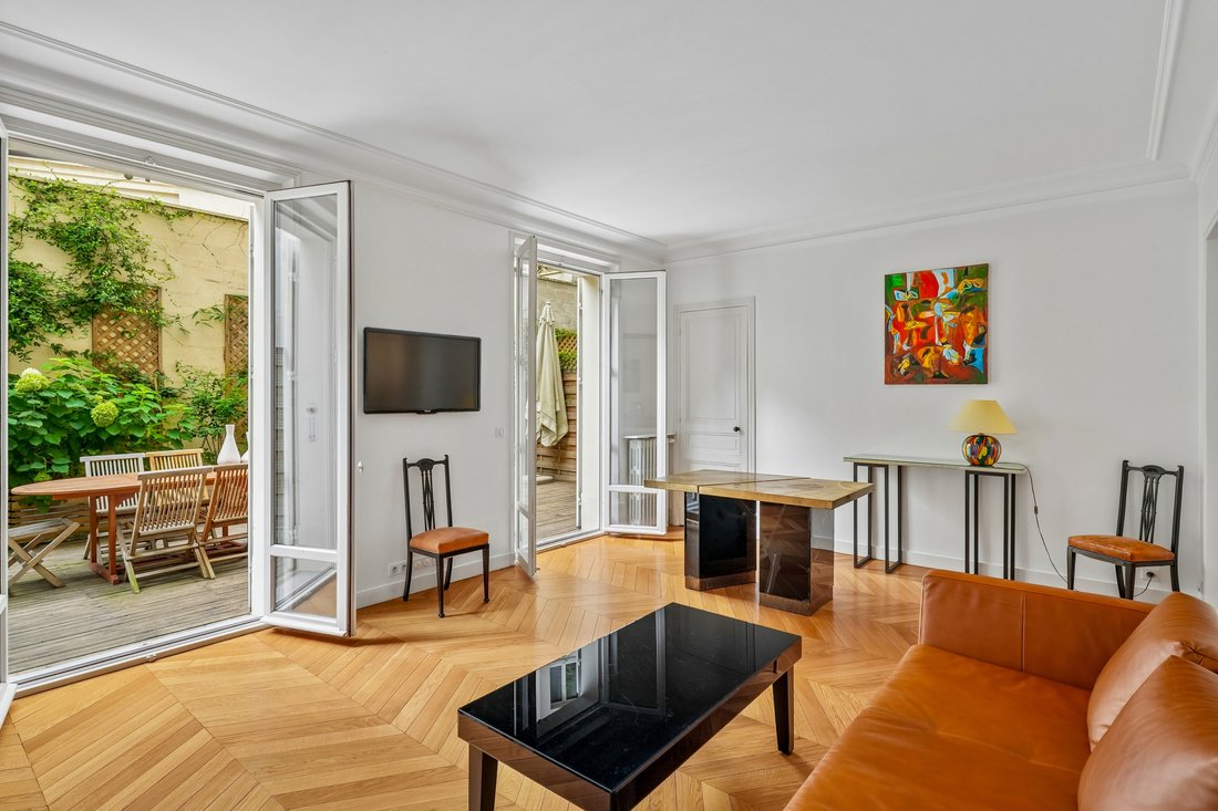 Apartment in Gros Caillou, Paris 7e Arrondissement, Paris 1 - 18769993