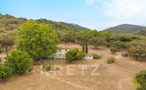 Finca en Grimaud, Provenza-Alpes-Costa Azul, Francia 1