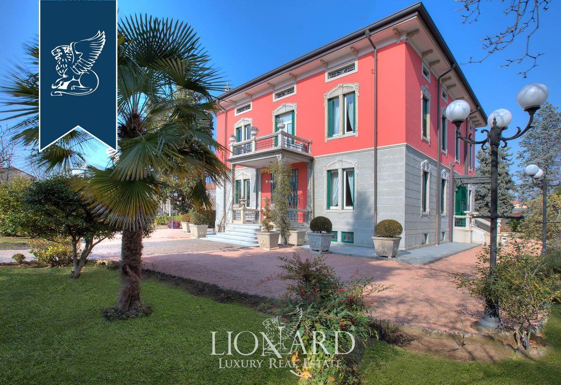 Villa en Magnago, Lombardía, Italia 1 - 18772704