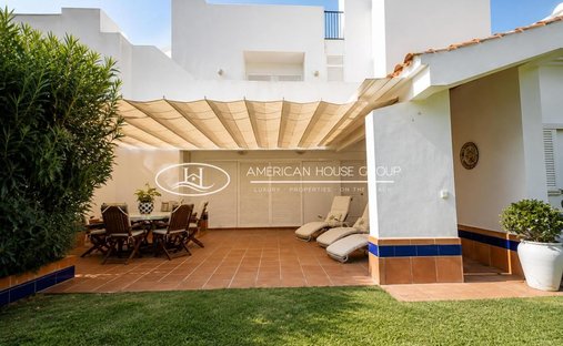 Chalet in Chiclana de la Frontera, Andalusia, Spain 1