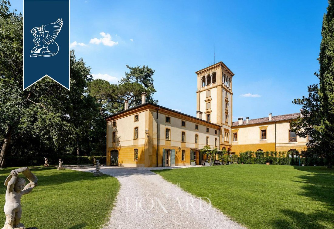 Villa en Bassano del Grappa, Véneto, Italia 1 - 18772685
