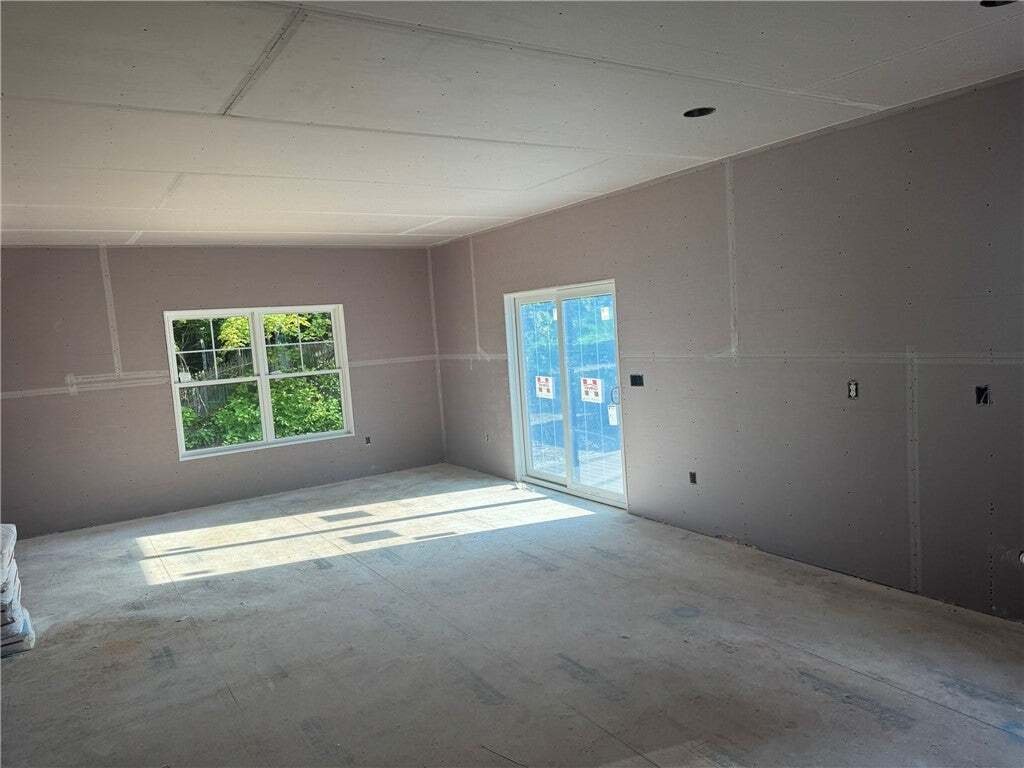 House in Cranston, Rhode Island, United States 4 - 18768359