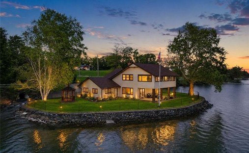 House in Sennett, New York, United States 1