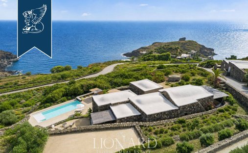 Villa in Pantelleria, Sizilien, Italien 1