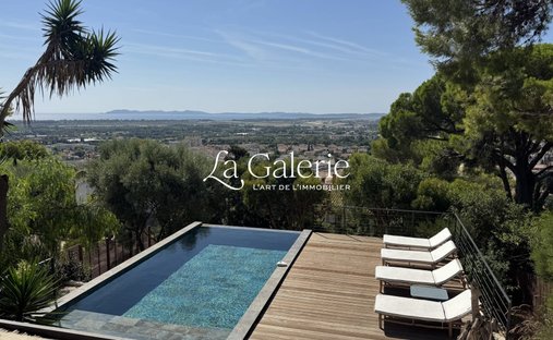 Villa in Hyeres, Provence-Alpes-Côte d'Azur, France 1