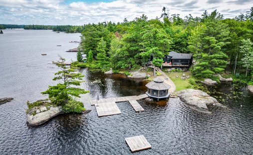 House in Gravenhurst, Ontario, Canada 1