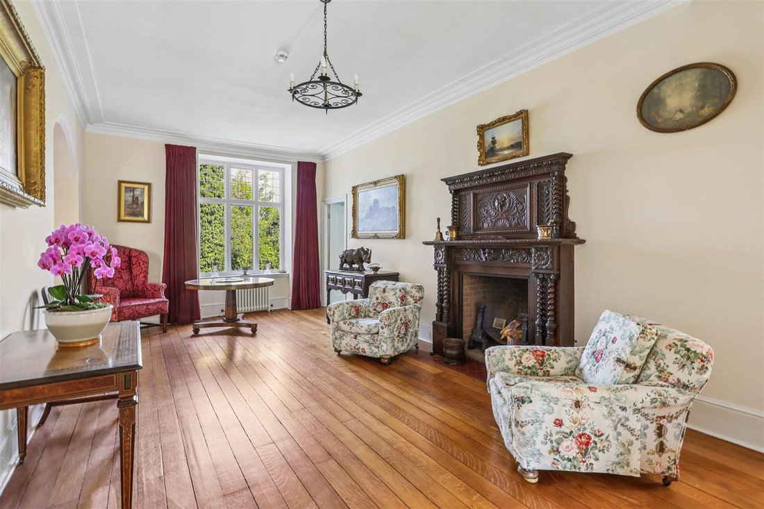 Casa a Headley, Inghilterra 4 - 18768748