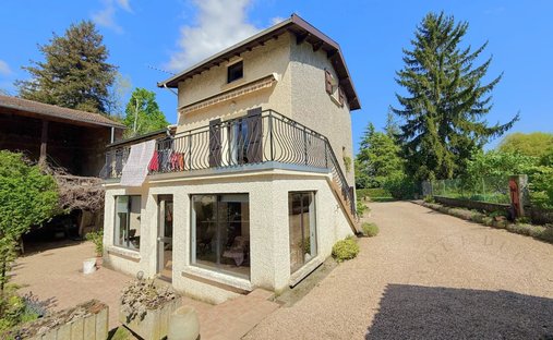 Haus in Centre-Bourg, Saint-Genis-Laval, Frankreich 1