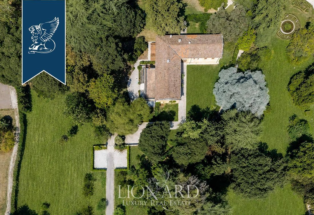 Villa en Bassano del Grappa, Véneto, Italia 2 - 18772691