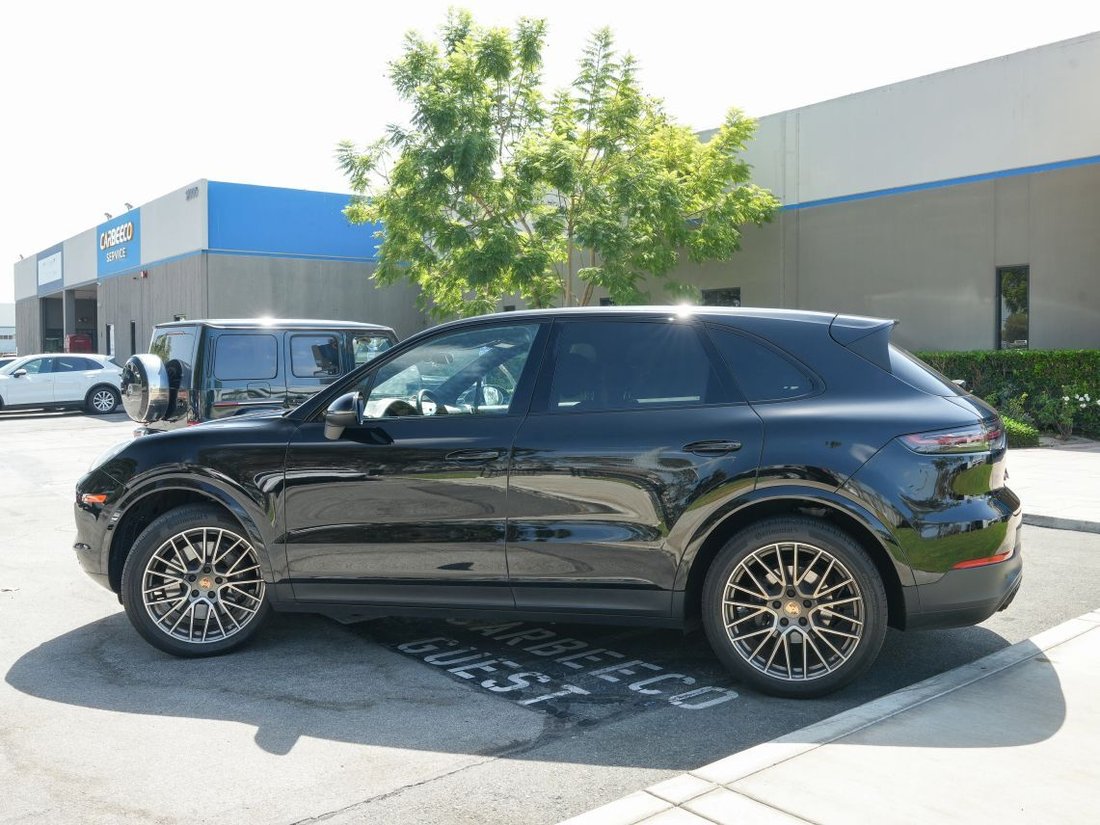 Suv in Costa Mesa, CA, United States 3 - 18737553