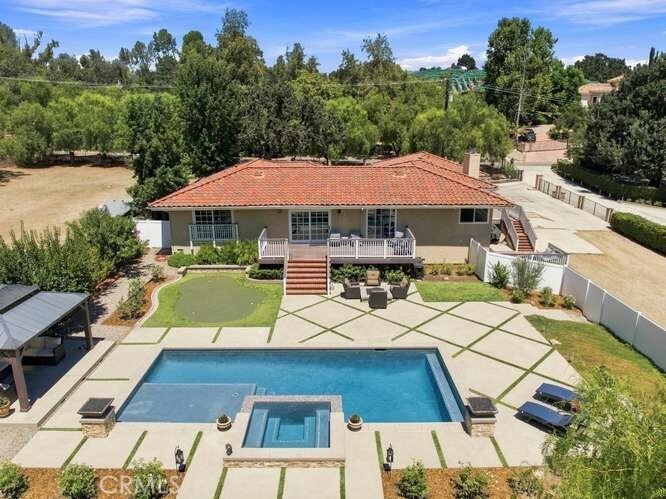 Maison à Agoura Hills, Californie, États-Unis 1 - 18769638