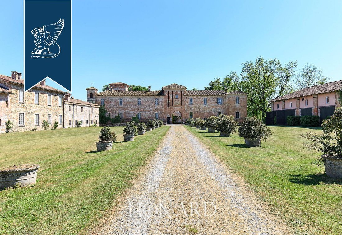 Castillo en Agazzano, Emilia-Romaña, Italia 4 - 18772726