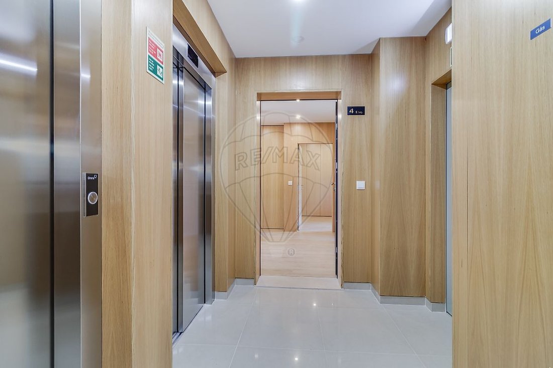 Apartment in Vialonga, Lisbon, Portugal 1 - 16112448
