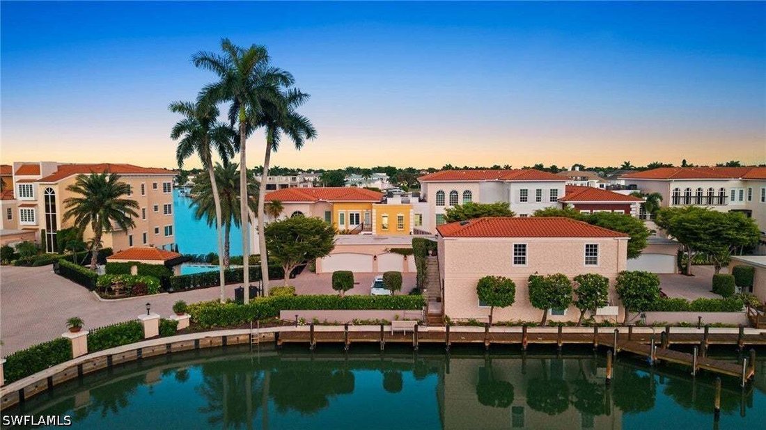 Eigentumswohnung in Naples, Florida, Vereinigte Staaten 2 - 18768389